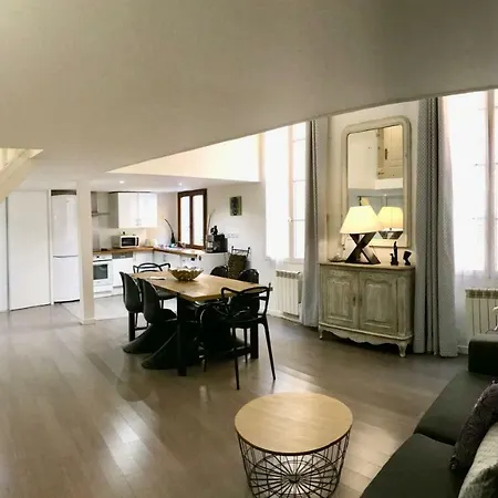Duplex In The Heart Of The Old Town 2bdrs Apartment Nice