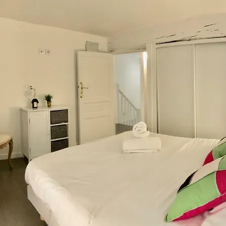 Duplex In The Heart Of The Old Town 2bdrs