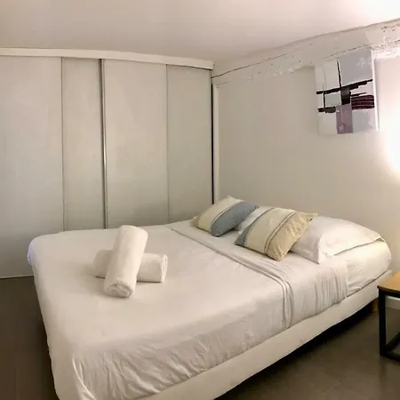 Duplex In The Heart Of The Old Town 2bdrs Apartment